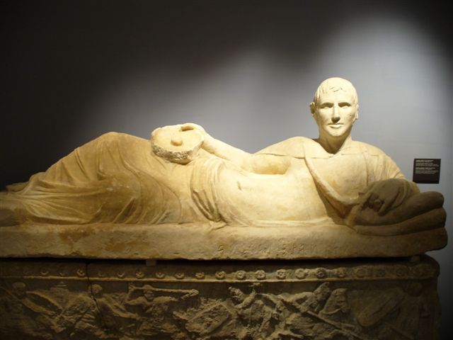 Chiusi_sarcofago_etrusco.jpg
